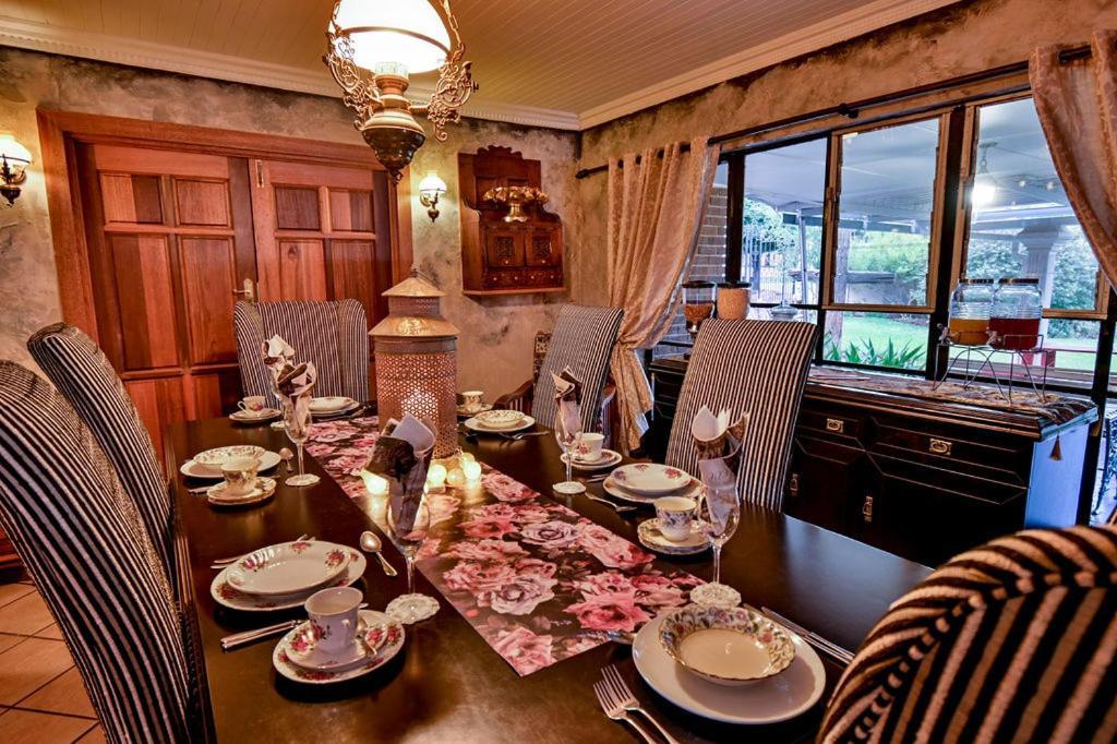 IsZis Guest house Bloemfontein Extérieur photo