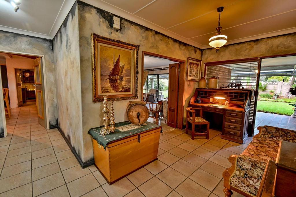 IsZis Guest house Bloemfontein Extérieur photo