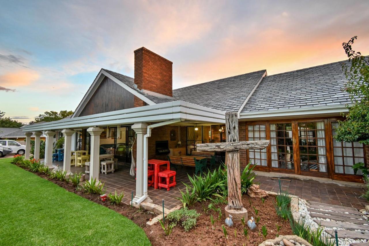 IsZis Guest house Bloemfontein Extérieur photo