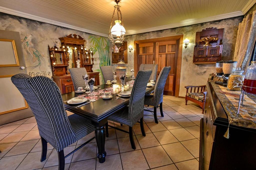 IsZis Guest house Bloemfontein Extérieur photo