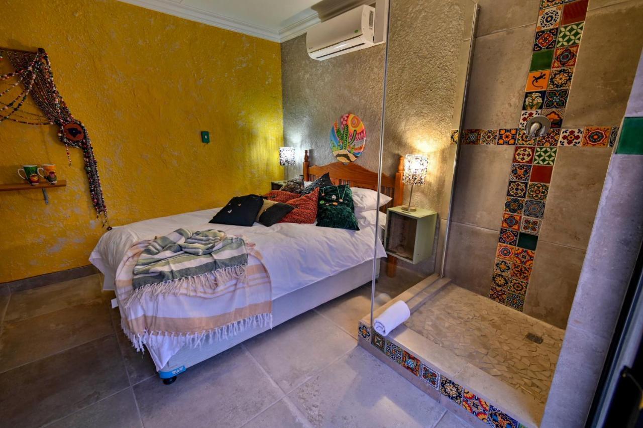 IsZis Guest house Bloemfontein Extérieur photo